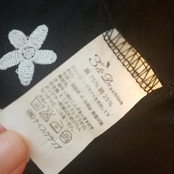 Black and white linen floral top - Picture 3 of 4